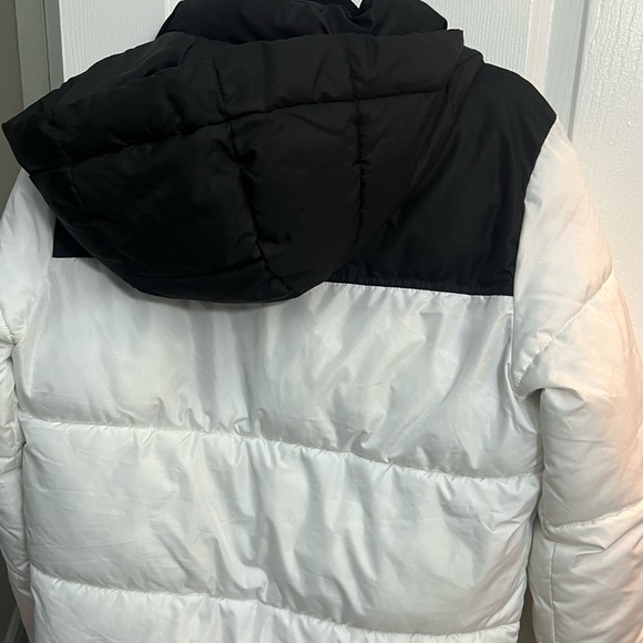 Aeropostale white puffer jacket - Picture 2 of 2